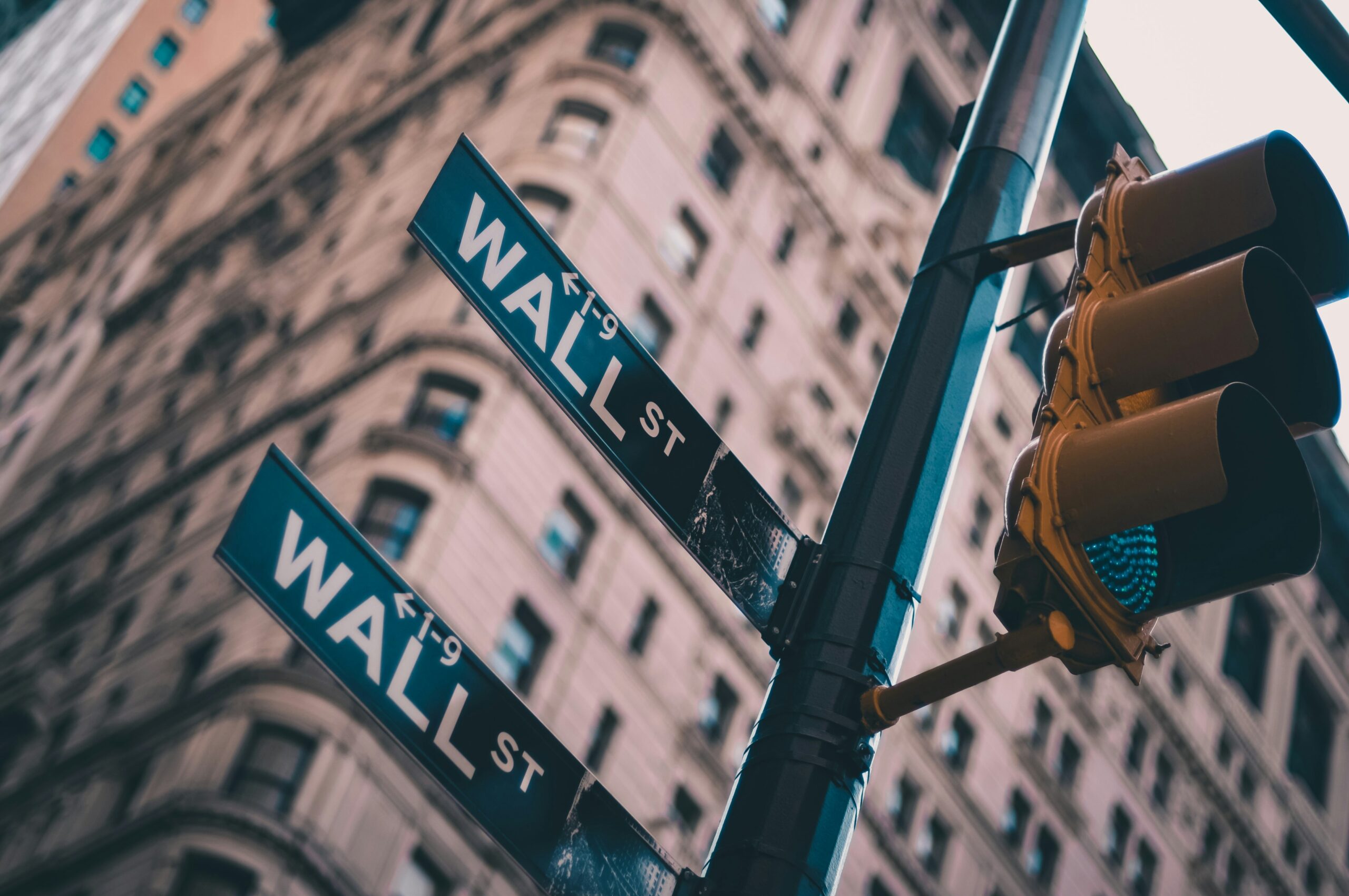 When Big Banks Stumble — Do Scandals Actually Hurt Your Investments?